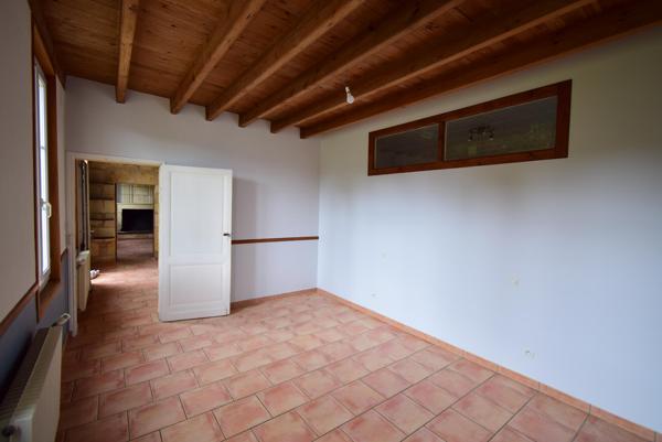 Maison en pierre de taille de 145m² + chai de 80m²