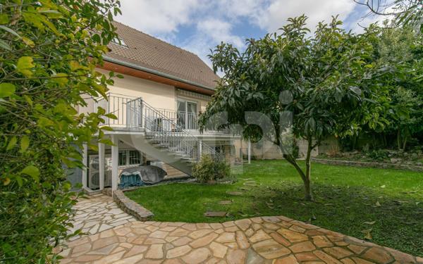 Maison à vendre    8 pièces •  Ormesson-sur-Marne