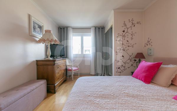 Maison à vendre    8 pièces •  Ormesson-sur-Marne