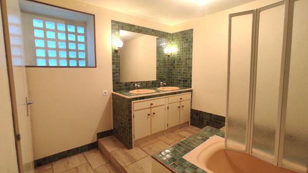 Maison 5 pièces à vendre Naintré - 86530 / Réf: 11761