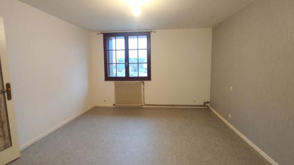 Maison 5 pièces à vendre Naintré - 86530 / Réf: 11761