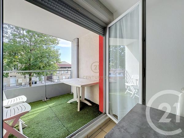 Appartement F3 à vendre  3 pièces - 63 m 2   GRIGNY  - 69