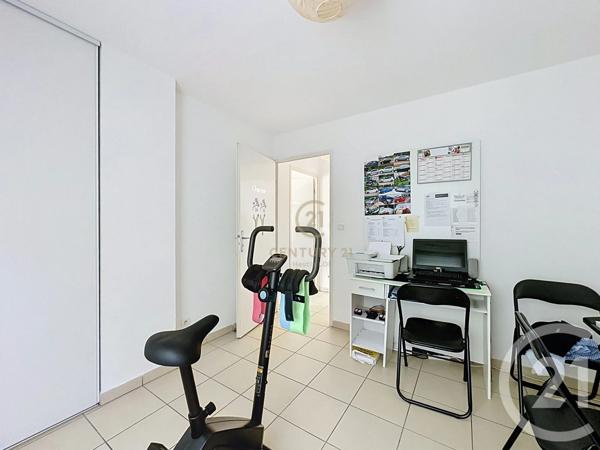 Appartement F3 à vendre  3 pièces - 63 m 2   GRIGNY  - 69