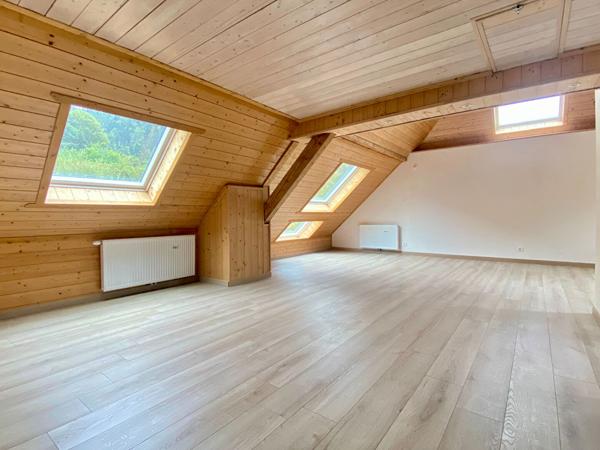 Maison - 8 pièces - 192 m²