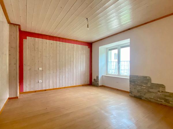 Maison - 8 pièces - 192 m²