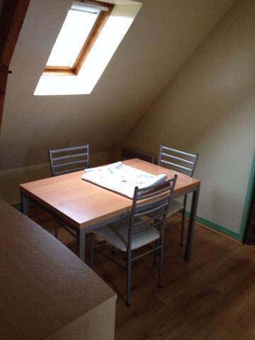A LOUER - Appartement F2 meublé - 50500