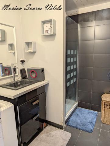 Maison de caractère de 99 m² avec cour + grenier aménageable.