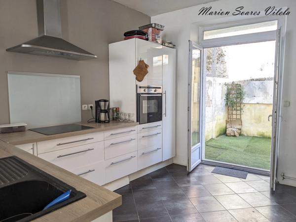 Maison de caractère de 99 m² avec cour + grenier aménageable.