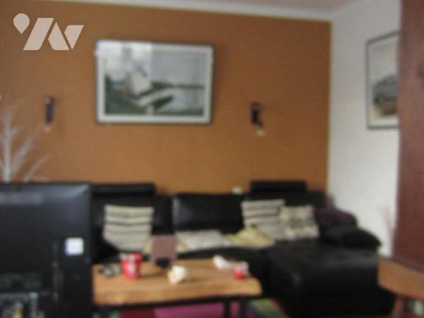 MAISON INDIVIDUELLE - JARDIN - HANGAR,  divisée en 2 logements distincts de type 4 en très bon état