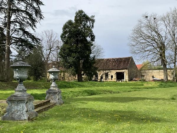 Superbe château et bâtiments historiques - Un trésor intemporel à découvrir