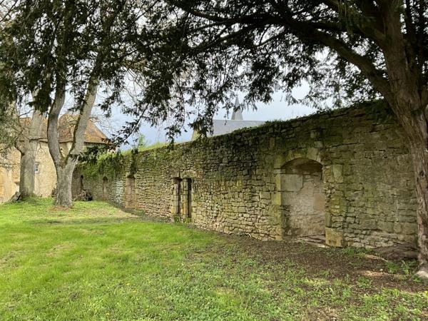 Superbe château et bâtiments historiques - Un trésor intemporel à découvrir