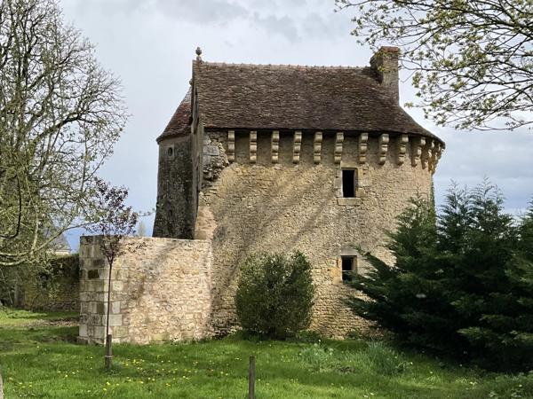 Superbe château et bâtiments historiques - Un trésor intemporel à découvrir
