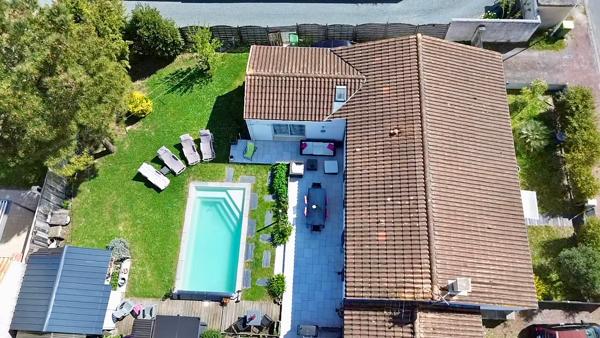 Maison familiale rénovée avec piscine à proximité de la Citadelle et de la côte Est