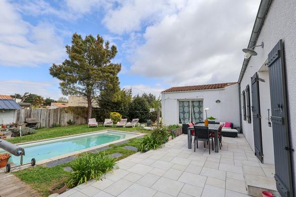 Maison familiale rénovée avec piscine à proximité de la Citadelle et de la côte Est