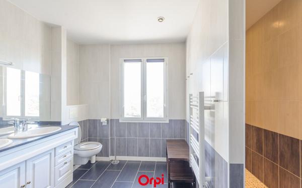 Maison à vendre    5 pièces •  La Rochelle