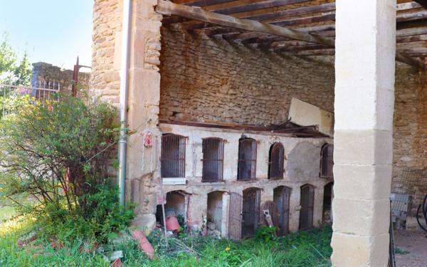 Maison à vendre    8 pièces •  Triors