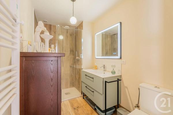 Appartement F3 à vendre  3 pièces - 53 m 2   VILLEFRANCHE SUR MER  - 06