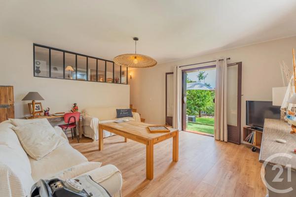 Appartement F3 à vendre  3 pièces - 53 m 2   VILLEFRANCHE SUR MER  - 06