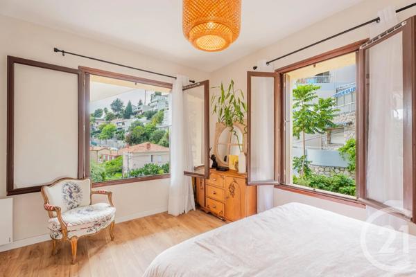 Appartement F3 à vendre  3 pièces - 53 m 2   VILLEFRANCHE SUR MER  - 06
