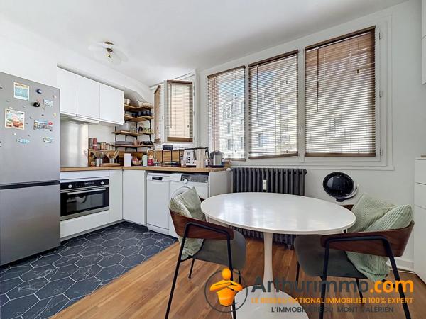 Vente                                                      Studio
                        
                                         26 m2                     à Puteaux