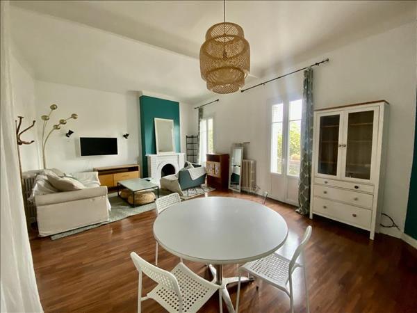 Appartement à louer 860 € CC BORDEAUX 2 p 64 m² DPE D