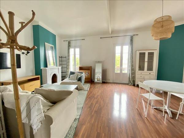 Appartement à louer 860 € CC BORDEAUX 2 p 64 m² DPE D