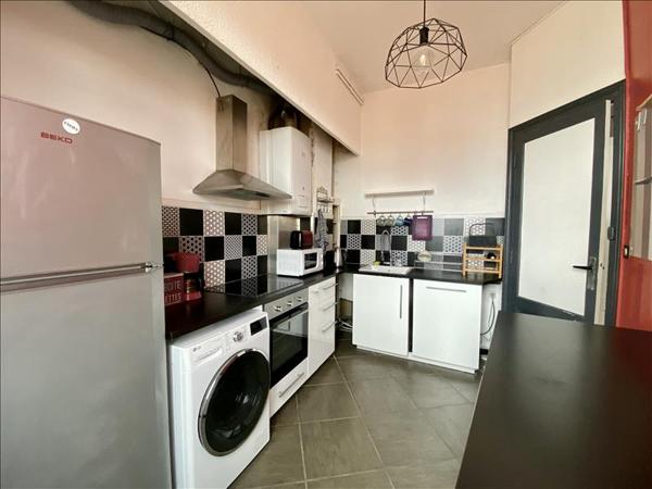 Appartement à louer 860 € CC BORDEAUX 2 p 64 m² DPE D