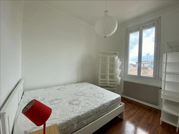 Appartement à louer 860 € CC BORDEAUX 2 p 64 m² DPE D