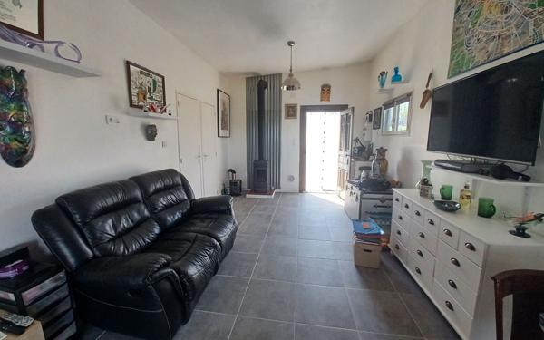 Maison à vendre    2 pièces •  Lafat