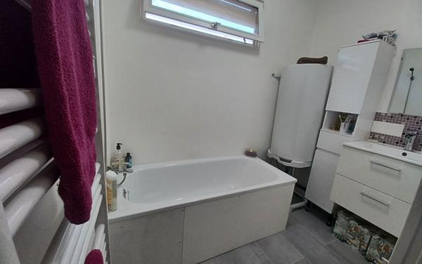 Maison à vendre    2 pièces •  Lafat