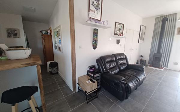 Maison à vendre    2 pièces •  Lafat