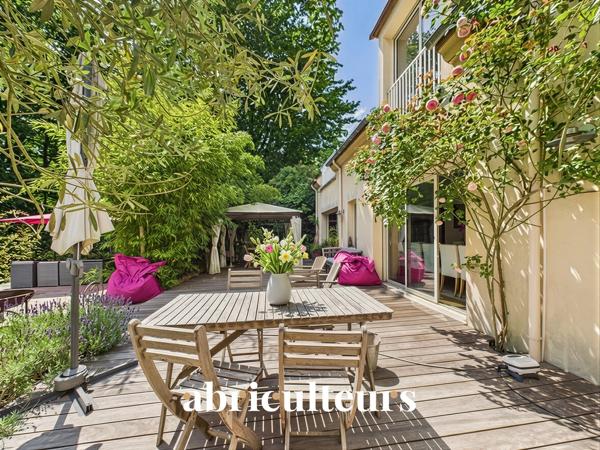 Magnifique maison contemporaine avec jardin paysager et piscine L'ETANG-LA-VILLE