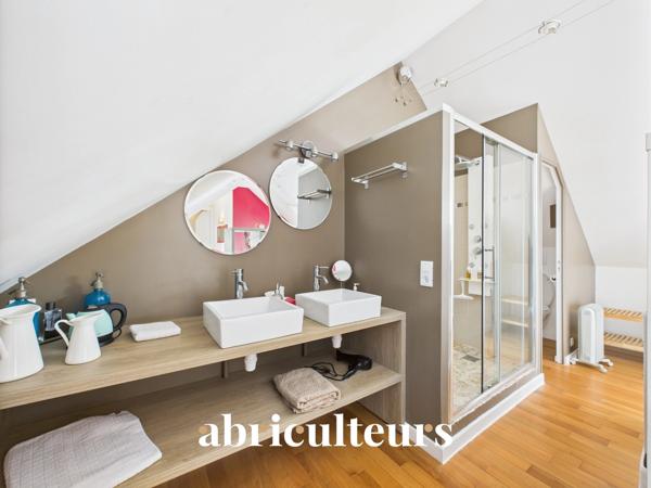 Magnifique maison contemporaine avec jardin paysager et piscine L'ETANG-LA-VILLE
