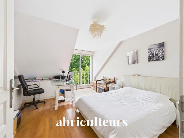 Magnifique maison contemporaine avec jardin paysager et piscine L'ETANG-LA-VILLE