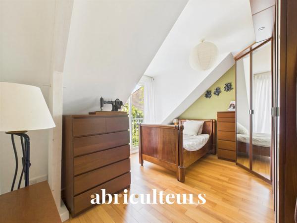 Magnifique maison contemporaine avec jardin paysager et piscine L'ETANG-LA-VILLE