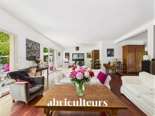 Magnifique maison contemporaine avec jardin paysager et piscine L'ETANG-LA-VILLE