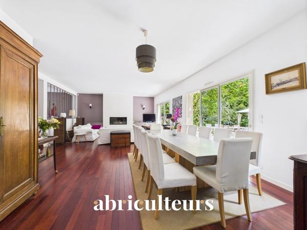 Magnifique maison contemporaine avec jardin paysager et piscine L'ETANG-LA-VILLE