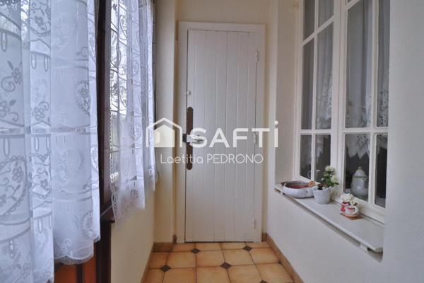 Maison avec garage, jardin et cave