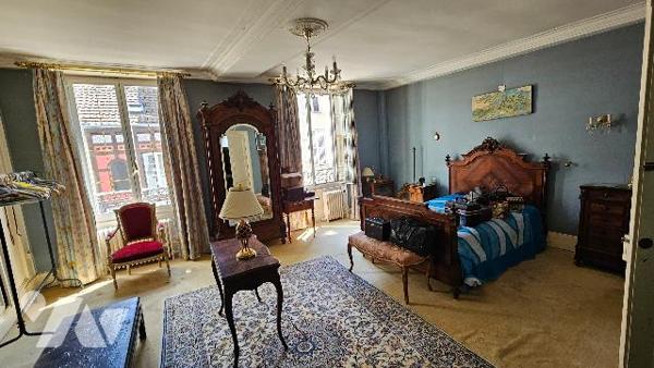 MAISON DE VILLE - CHALRY SUR MARNE (02310)