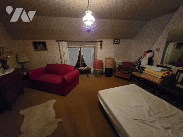 Maison 4 pièces / 3 chambres avec dépendances sur 4447m² de terrain