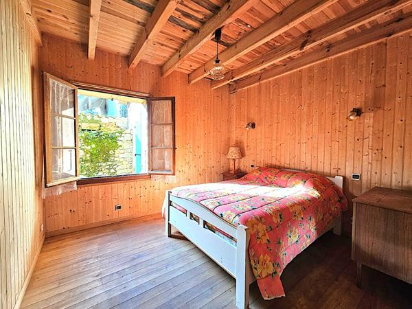 Saint-Vite (47500) Propriété en pierre avec grandes dépendances sur 3800 m² dans le fumélois en Lot et Garonne