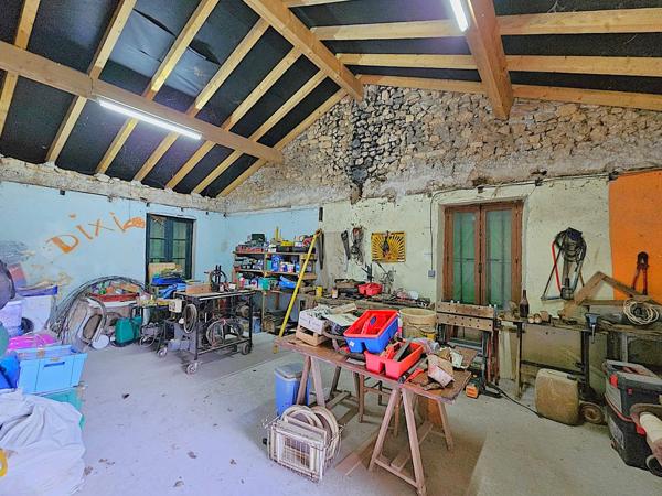 Saint-Vite (47500) Propriété en pierre avec grandes dépendances sur 3800 m² dans le fumélois en Lot et Garonne