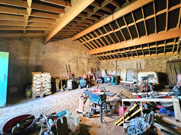 Saint-Vite (47500) Propriété en pierre avec grandes dépendances sur 3800 m² dans le fumélois en Lot et Garonne