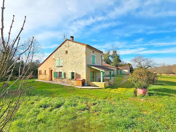 Saint-Vite (47500) Propriété en pierre avec grandes dépendances sur 3800 m² dans le fumélois en Lot et Garonne