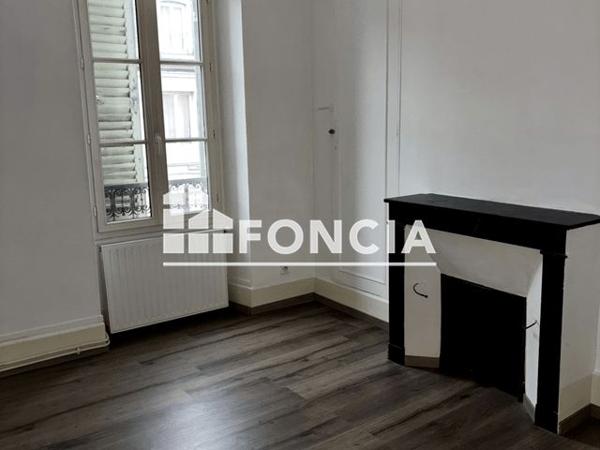Location Appartement 3 pièces 53.5 m² - 59 RUE DE PARIS Nemours 77140