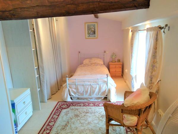 Belle Maison de Campagne en Pierre Rénovée avec Vue Dégagée sur la Campagne