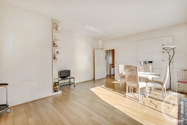 Appartement F2 à vendre  2 pièces - 62,37 m 2   PARIS  - 75016