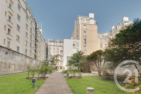 Appartement F2 à vendre  2 pièces - 62,37 m 2   PARIS  - 75016