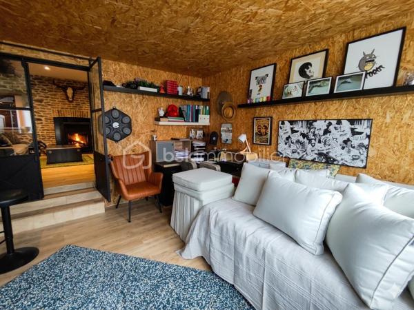 35460 MAEN ROCH - Nadège Garavaglia BSK Immobilier vous propose cette belle maison en pierres de 140 m², mitoyenne sur un côté, Idéalement située en plein centre bourg, elle saura vous séduire par son cachet, mur en pierres apparents et ses prestations de qualité. Implantée sur un terrain clos de 461 m², sans vis-à-vis, elle ne nécessite aucun travaux : vous n’avez plus qu’à poser vos valises.

Au rez-de-chaussée, vous découvrirez un spacieux séjour lumineux de 42 m², agrémenté d’un poêle à granulés, ainsi qu’une cuisine aménagée avec accès direct à une agréable terrasse semi-couverte exposée sud/est. Une buanderie/arrière-cuisine, une grande chambre ainsi qu’une salle de bain avec WC complète cet espace fonctionnel.

À l’étage, un couloir dessert trois chambres, dont une belle suite parentale avec dressing et salle d’eau privative. Et un WC indépendant.

Au deuxième étage, un grenier offre un espace de stockage supplémentaire.

À l’extérieur, vous profiterez d’un jardin agréable et intimiste, avec un atelier en bardage bois d’environ 13 m².

Les + :

Tout à l’égout
Double vitrage avec volets électriques
Aucun travaux à prévoir
Maison coup de cœur

Une opportunité rare sur le secteur, à visiter sans tarder !
Votre contact Nadège Garavaglia 0672628487  n.garavaglia@bskimmobilier.com