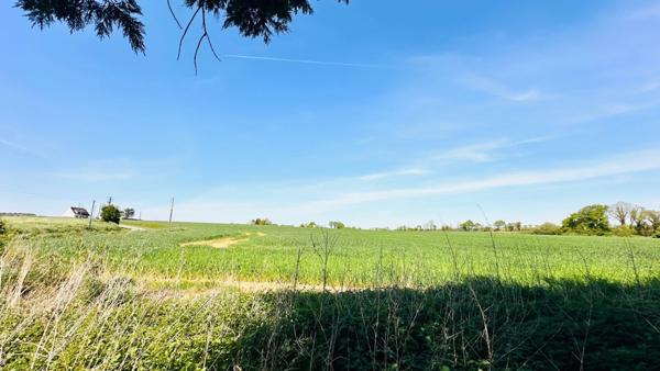 Rare à la vente – Rarement le marché n’aura offert une telle opportunité à CAST, en pleine campagne !